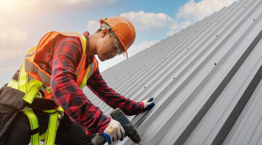 Owens Corning roofing contractor in Russell, IA